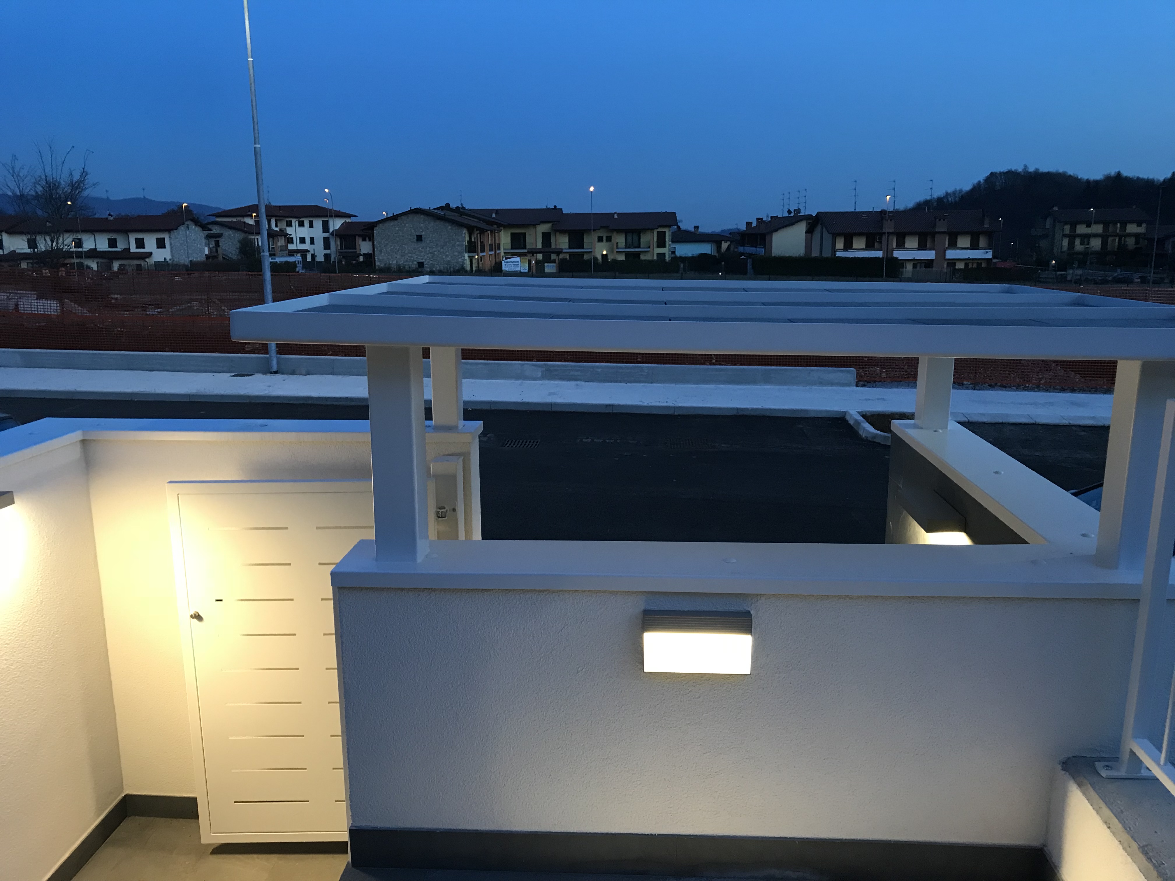 Dettagli esterni di notte