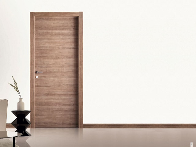 Porta in legno artificiale scuro